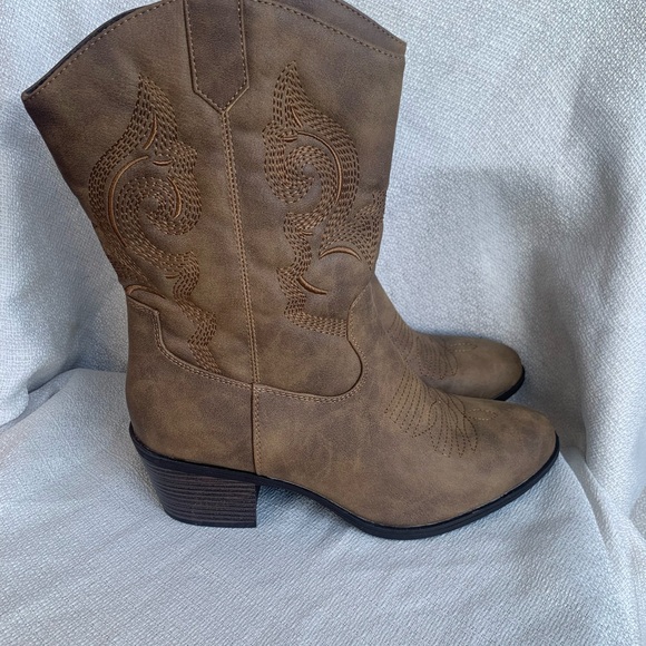 Brown Western Ankle Boots - Picture 6 of 14